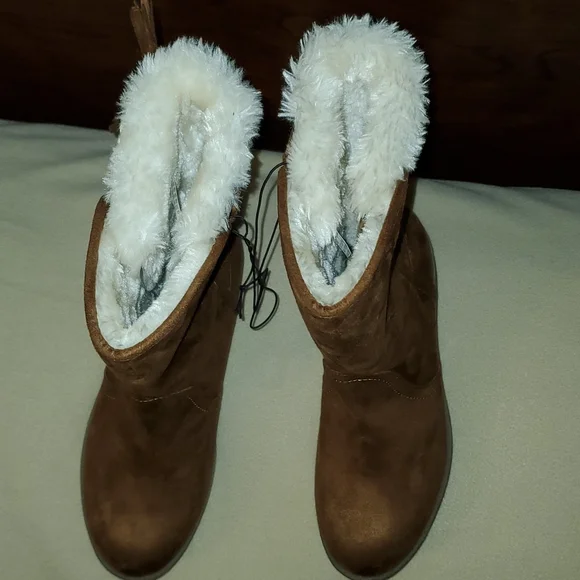 Calistoga Mid-Calf Brown with White Faux Fur Lace Up From Behind Size 8 - Picture 4 of 5